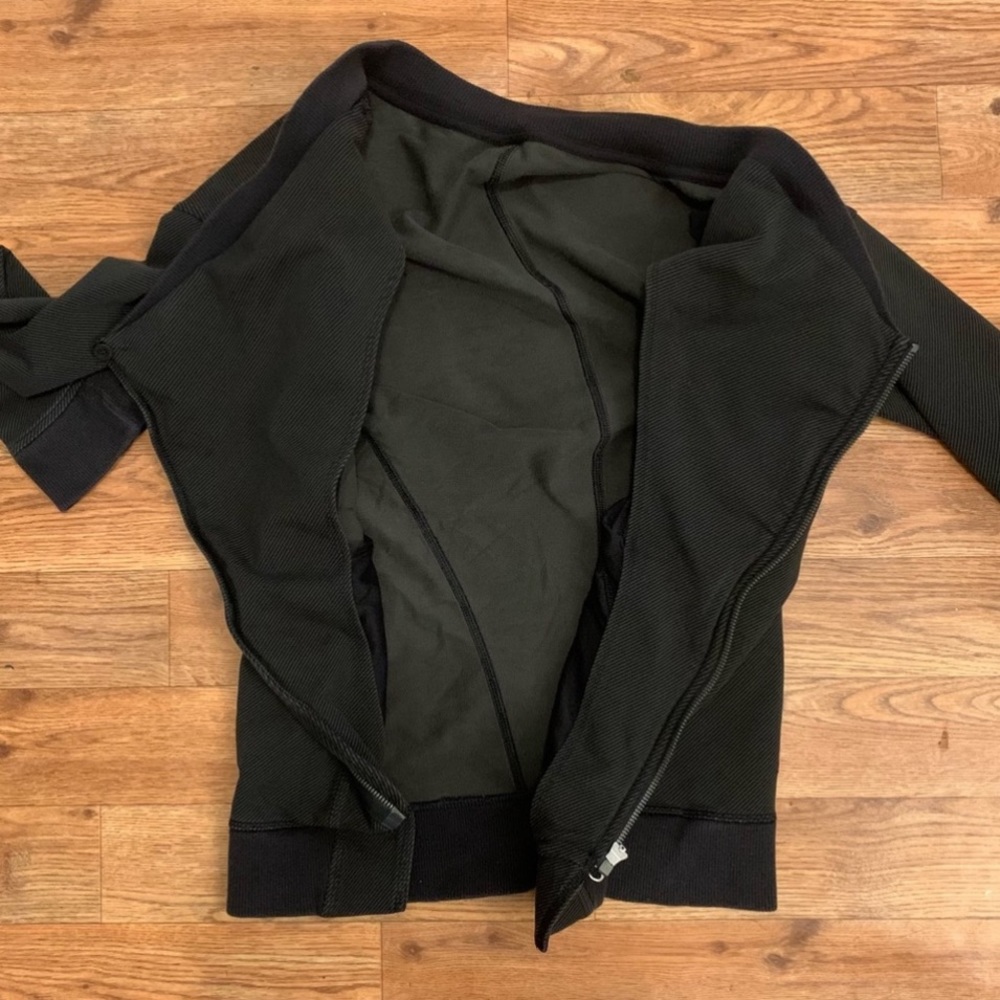 Lululemon jacket - Picture 7 of 8